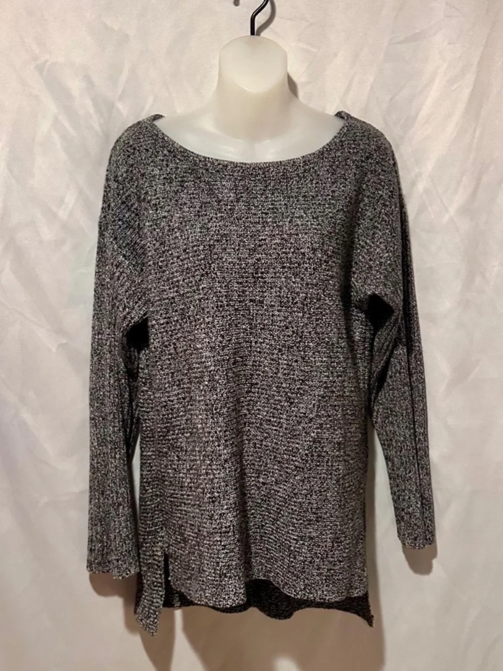 Black and White Boat Neck Sweater Drop Sleeve High Low Hem Size Medium - Picture 7 of 7